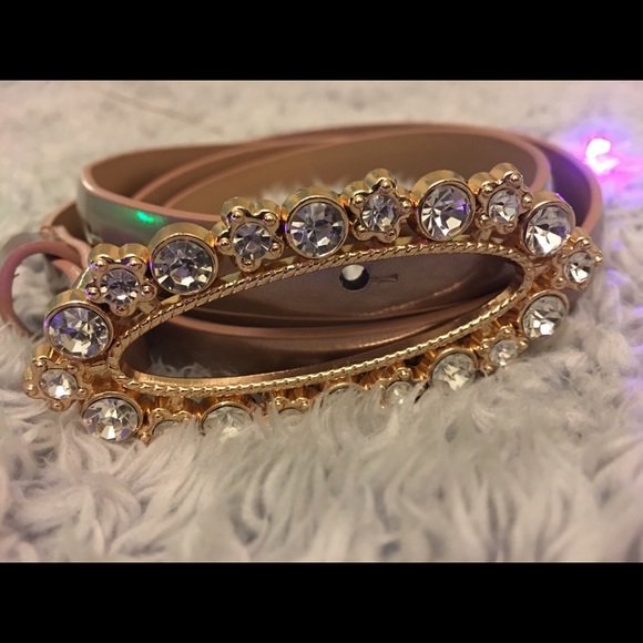 Oval Sliver Belt With Crystals - Picture 3 of 4